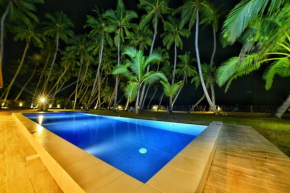 Arhimser Villa-superb beachfront bb in Ranna, all 4 rooms with sea view, pool, bbq and cabana, book entire villa for up to 9 or single rooms, fully serviced